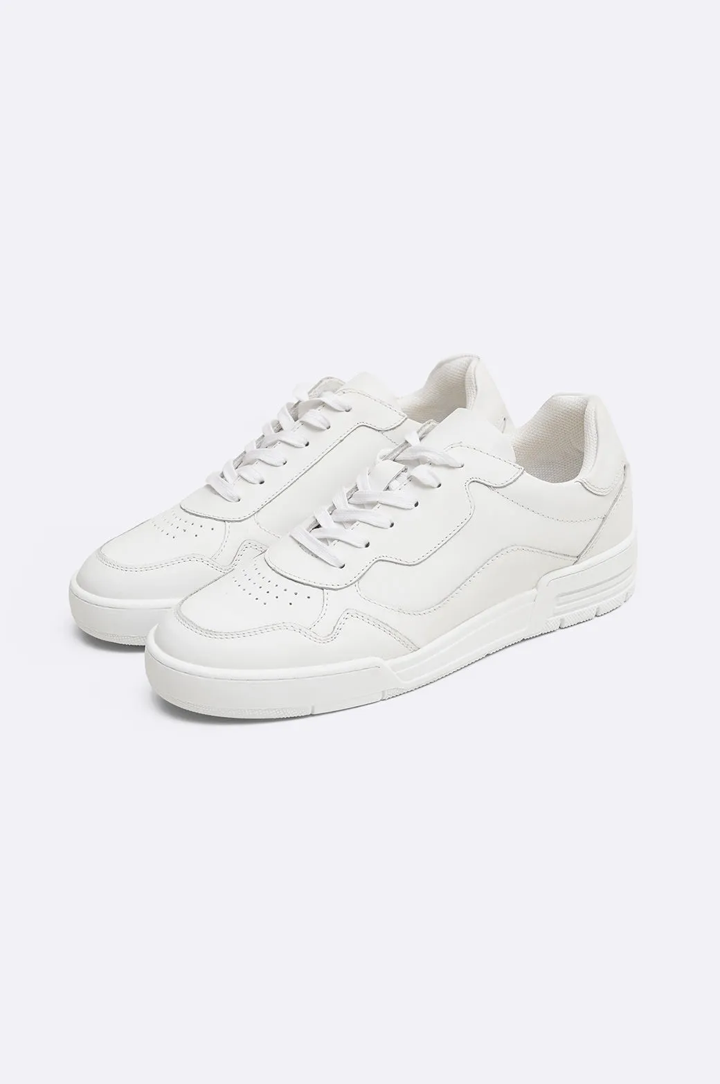 ALL WHITE LEATHER SNEAKERS