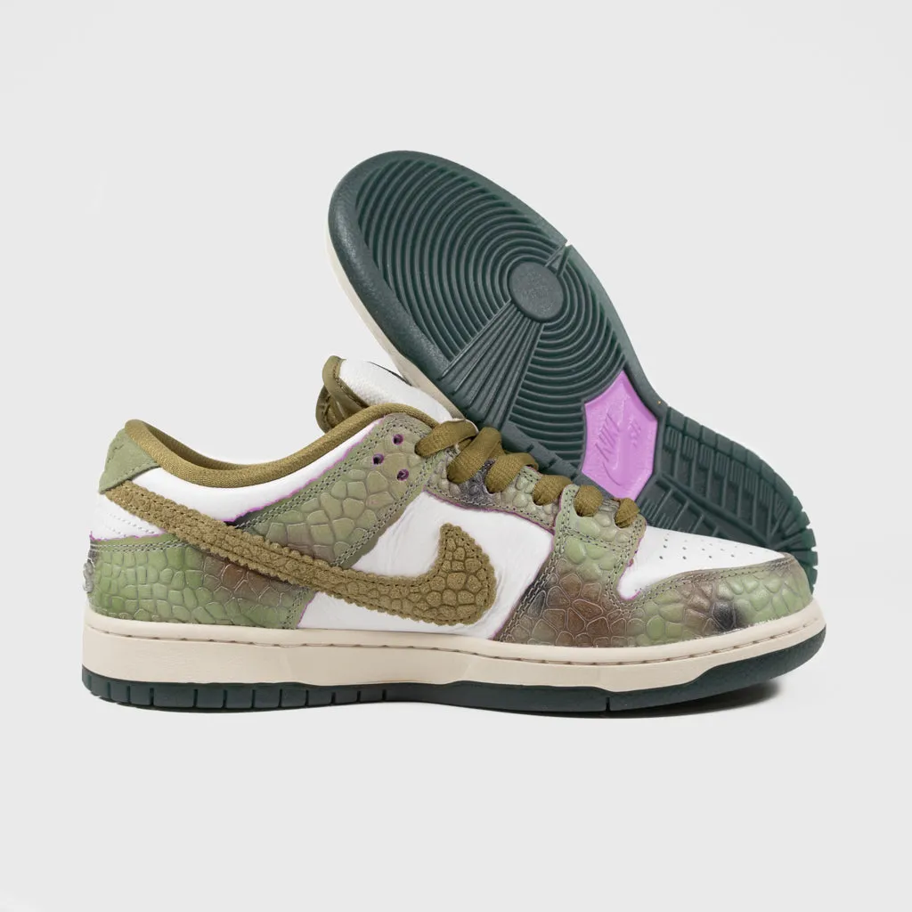 Nike SB - Dunk Low Pro 'Chameleon' Shoes - Oil Green / Desert Moss - White