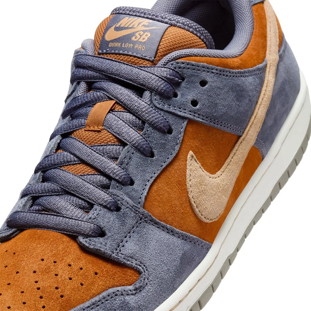 Nike SB - Dunk Low Pro Shoes Light Carbon Monarch