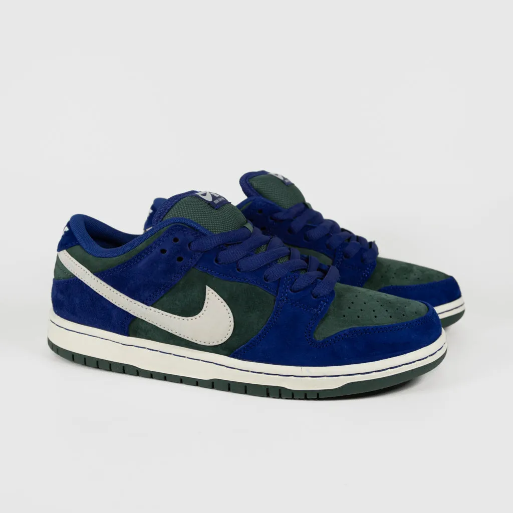 Nike SB - 'Wildcard' Dunk Low Pro Shoes - Deep Royal Blue / Sail