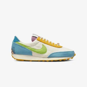 Nike | WMN'S DAYBREAK SE  { ARCTIC ORANGE / WORN BLUE