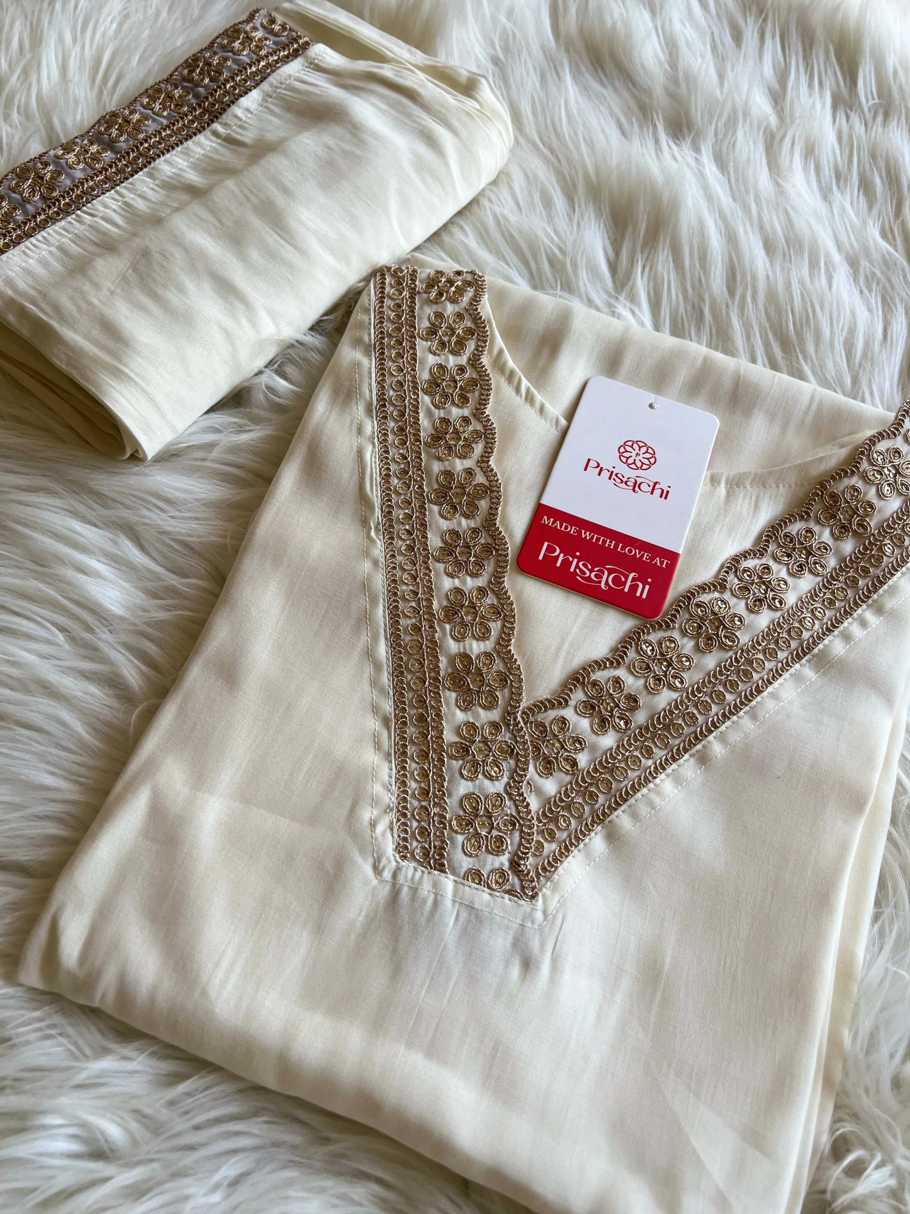 Off White Lilac silk kurta set with Red Lbandhani  dupatta