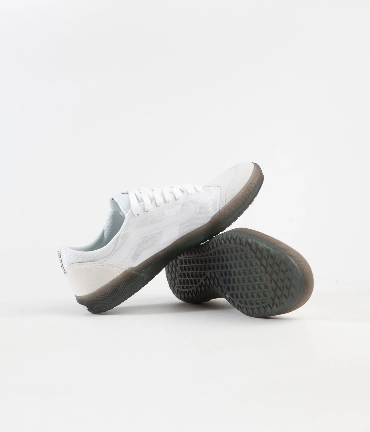 Vans AVE Pro Shoes - White / Smoke